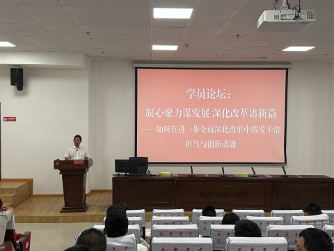 周容羽2.jpg