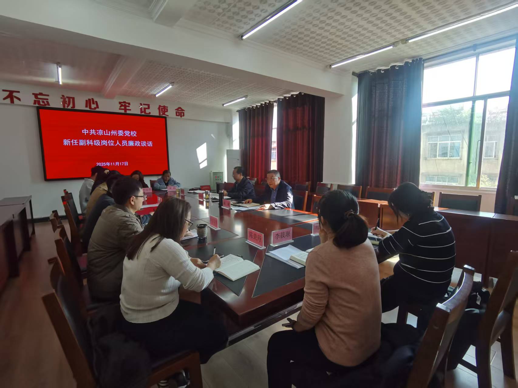 1763456216952836.jpg 8ea4b1f9cd5c78c8d6536ccb86a79f7.jpg